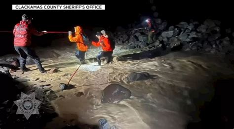 2 Northern California women rescued on Oregon’s Mt. Hood with limited survival ‘essentials’